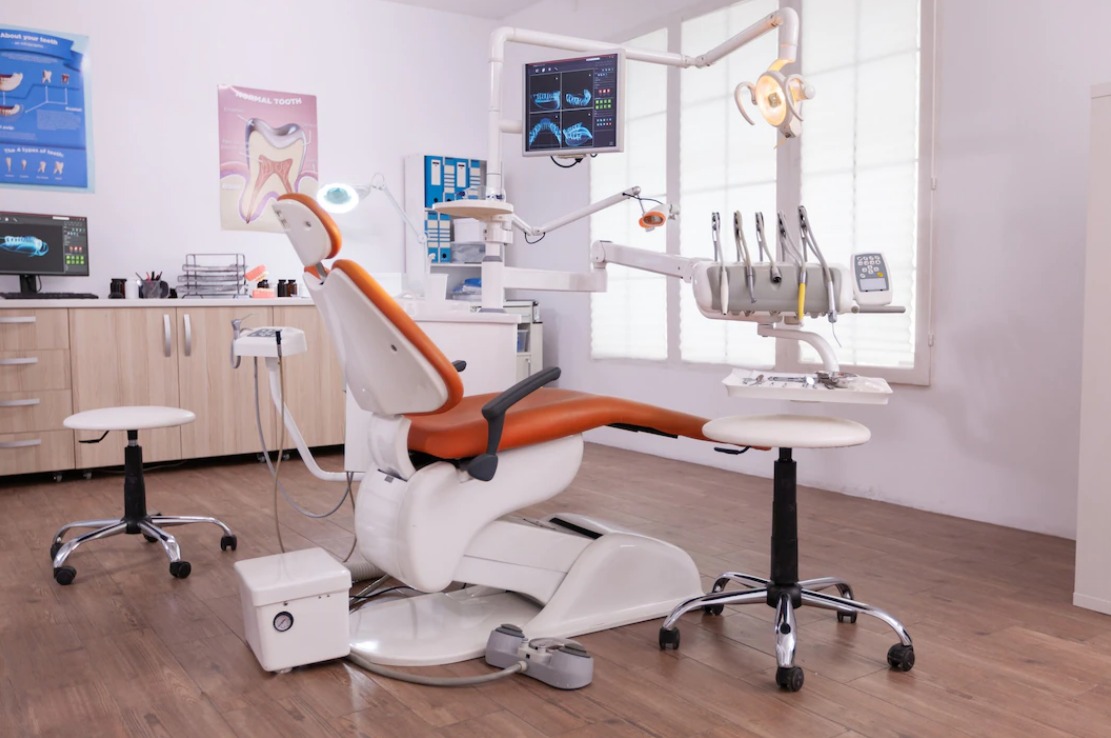 المجالات الوظيفية لخريجي طب الأسنان من جامعة ميديبول
