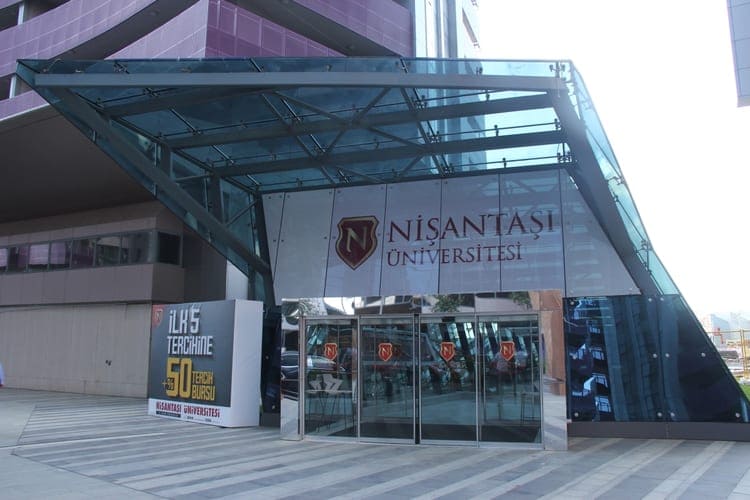 الخدمات والمرافق في جامعة نيشان تاشي